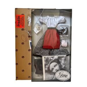 Ashton Drake La Nina de la Plaza Gene Doll Spanish Set Convention Exclusive NRFB